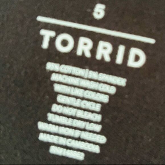 TORRID Crop Premium Leggings Super Polka Dot Black & Cream size 5/5X - Picture 6 of 6